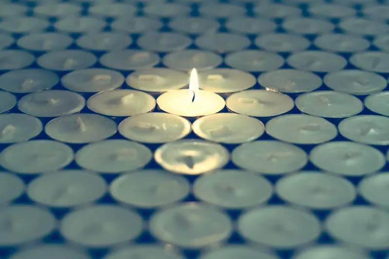 How to Choose the Right Candle Scent for Every Room